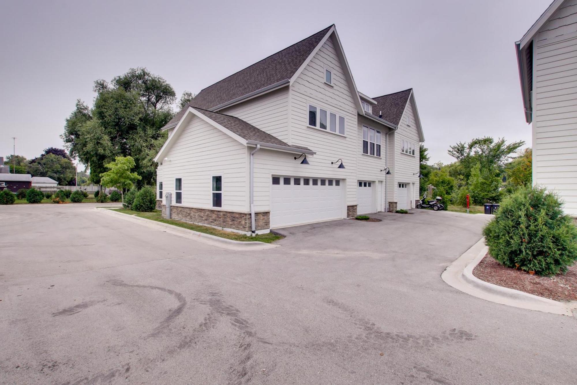 Riverfront Sheboygan Townhome With Grill! Eksteriør billede